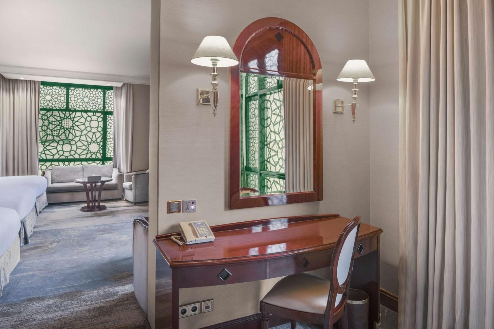 Madinah Hilton Hotel Medina Exterior photo