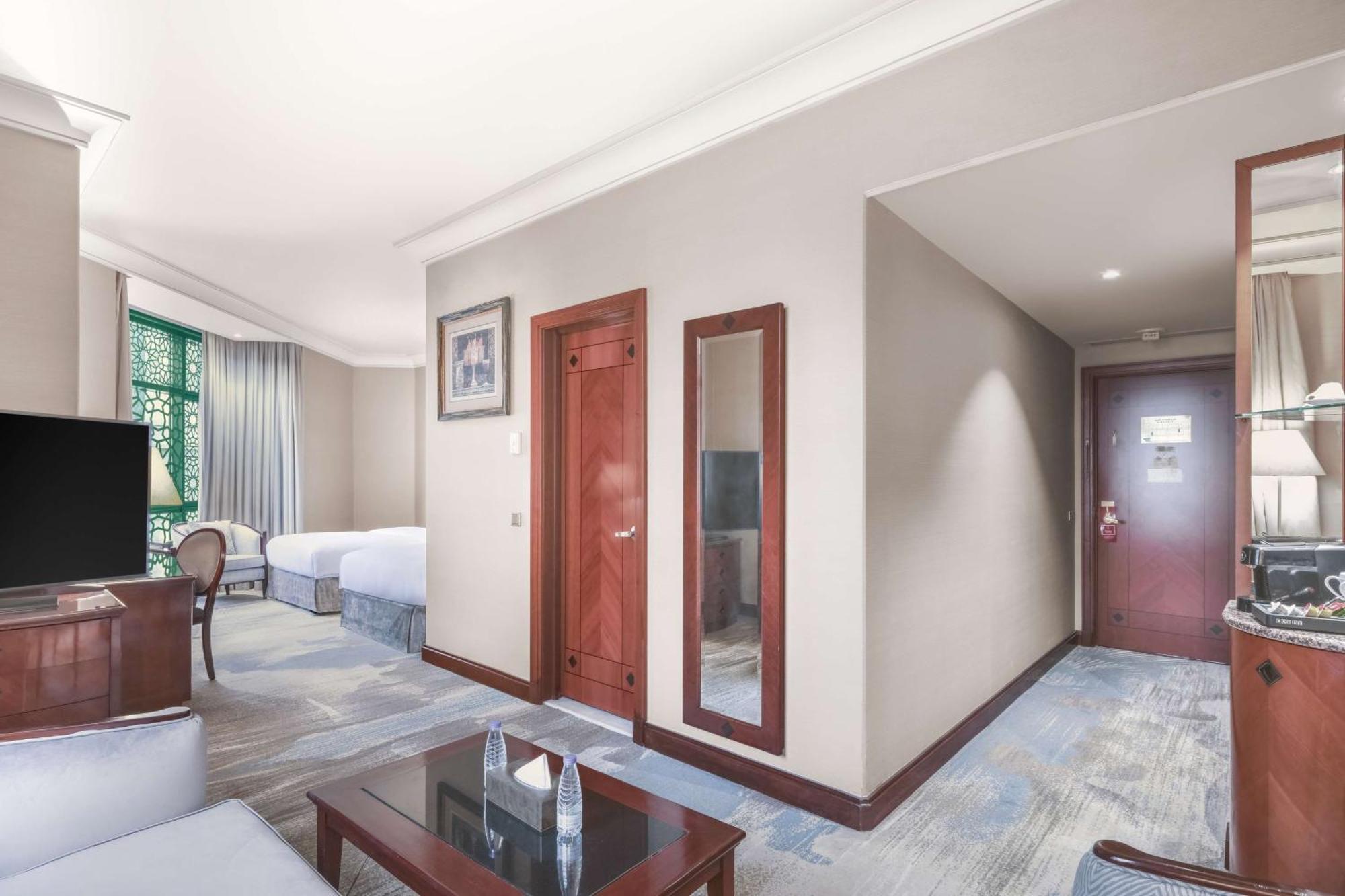 Madinah Hilton Hotel Medina Exterior photo